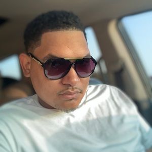 Meet your Posher, Deonte